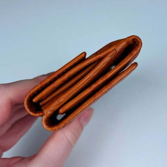 Gucci Guccissima Orange Wallet - Picture 3 of 9